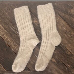 Garnet Hill Cream Ribbed Women's Socks